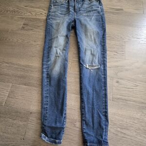 American Eagle Light Wash Ripped Skinny Jeans